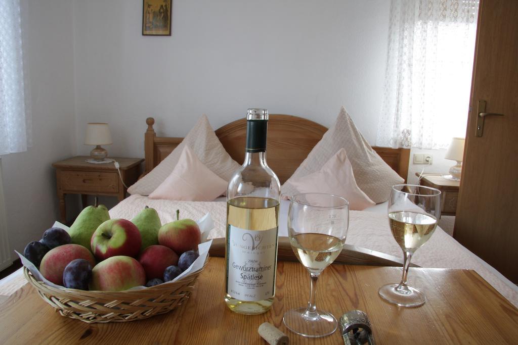 Weingut Und Gaestehaus Vongerichten Oberhausen  Oda fotoğraf